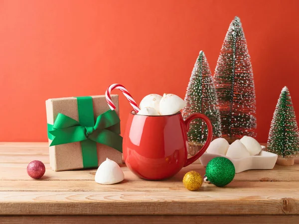 Χριστουγεννιάτικο Ζεστό Φλιτζάνι Σοκολάτα Marshmallow Κουτί Δώρου Και Διακοσμήσεις Ξύλινο — Φωτογραφία Αρχείου