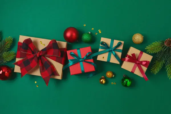 Frohe Weihnachten Und Ein Glückliches Neues Jahr Konzept Mit Geschenkbox — Stockfoto