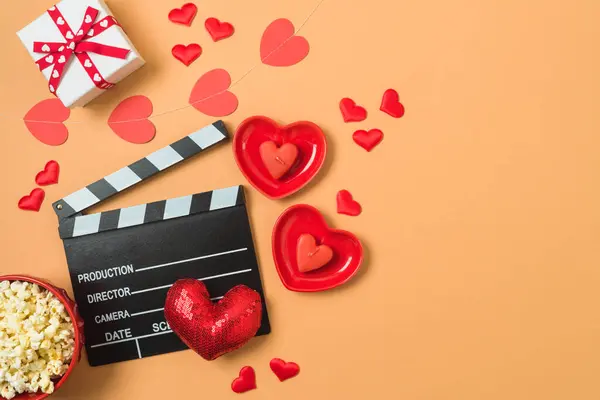 Happy Valentine Day Und Romantisches Filmkonzept Mit Filmklappbrett Herzformen Und — Stockfoto