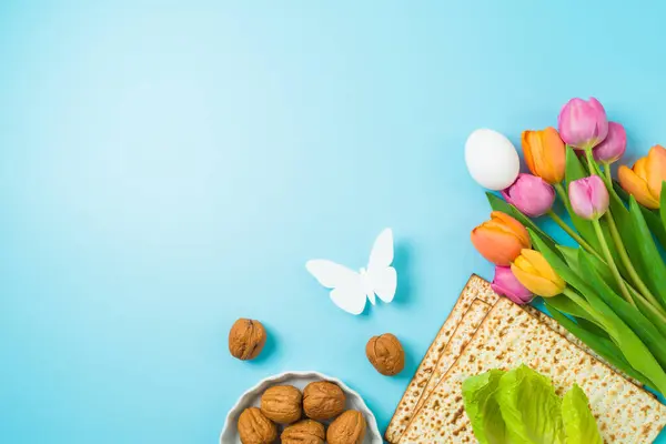 Jewish Holiday Passover Concept Matzah Spring Tulip Flowers Blue Background — Stock Photo, Image