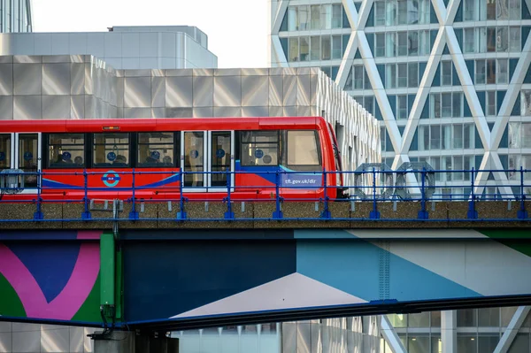Londres Novembre 2020 Train Dlr Docklands Light Railway Traverse Pont — Photo