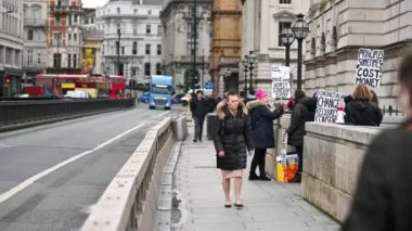 10 Mart 2020 'de Somerset House, King' s College London 'da grev yapan öğretim üyeleri