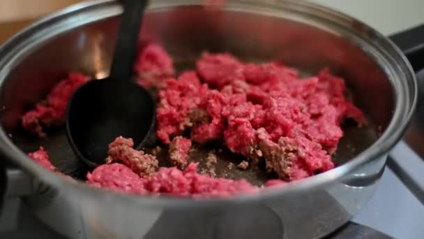 Cooking Process Begins Spritz Oil Raw Beef Hot Pan — Videoclip de stoc