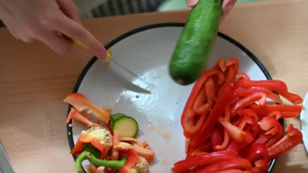Skill Precision Overhead Shot Captures Woman Slicing Courgette Her Next — Wideo stockowe