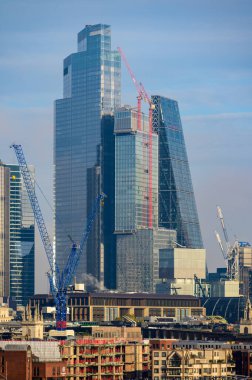 13 Kasım 2022 'de Londra' da bir inşaat patlaması yaşanıyor ve şehir de istisna değil. Bu kentsel alanda gerçekleşen dönüşüm ve büyümeyi araştırın..