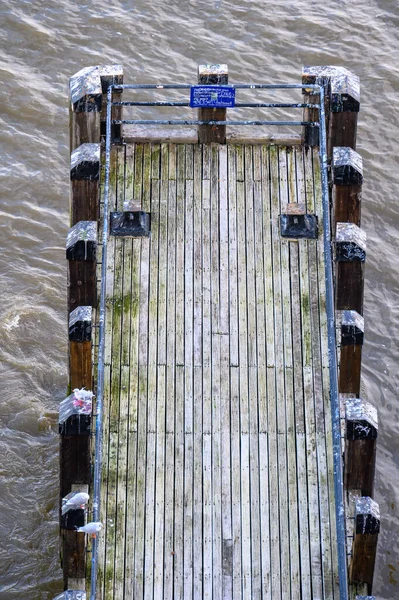 Насолоджуйтесь Захопливим Виглядом Пристані Темзі Згори Досвіди Чарівності Краси Лондонського — стокове фото