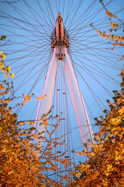London Kwietnia 2023 Londyńskie Oko Świeci Pomarańczą Dzień Stephena Lawrence — Zdjęcie stockowe
