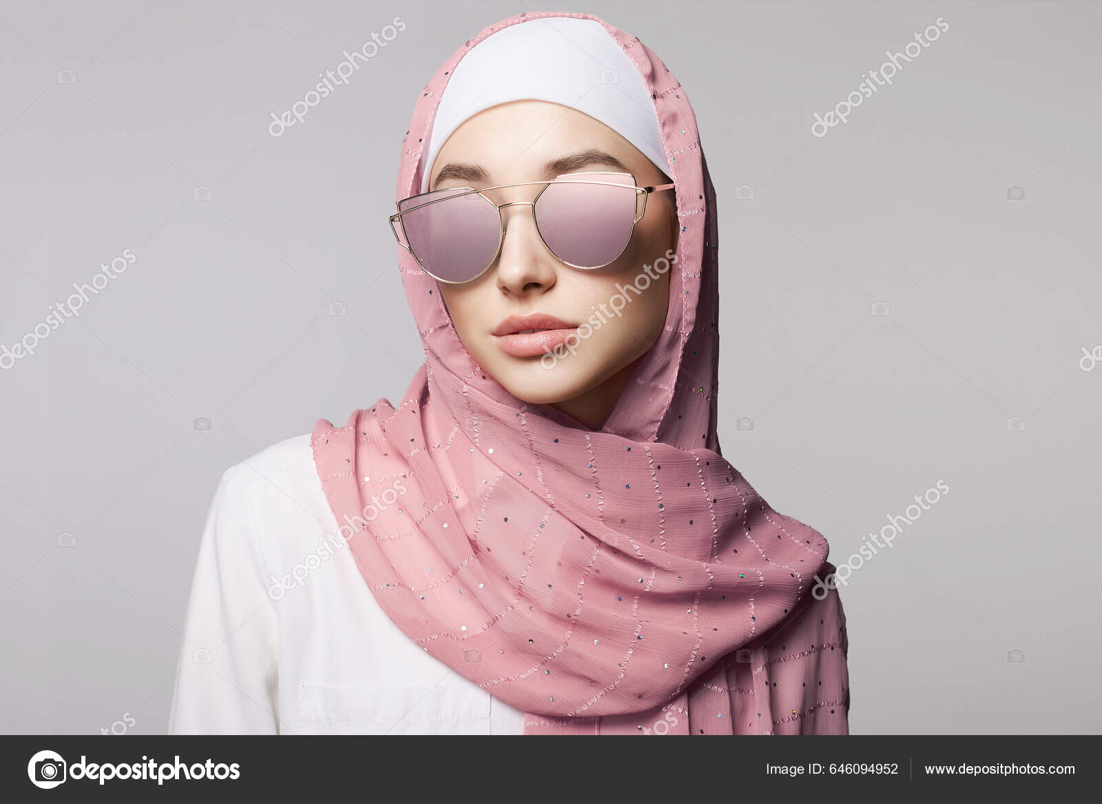Beautiful Islamic Style Young Woman Beauty Girl Hijab Sunglasses