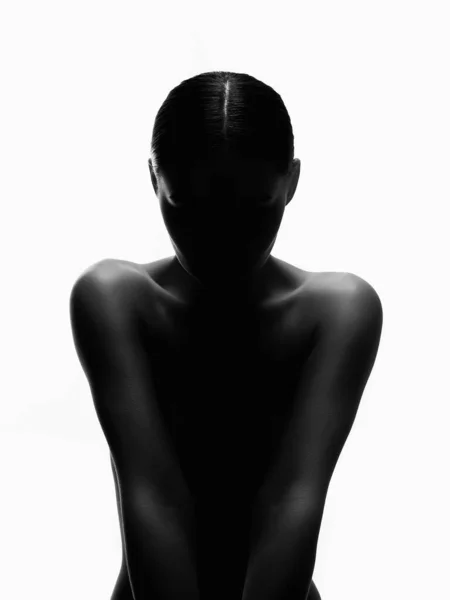 ヌード女性のシルエット 美しい裸のボディガール 孤立した黒と白の肖像画 — ストック写真