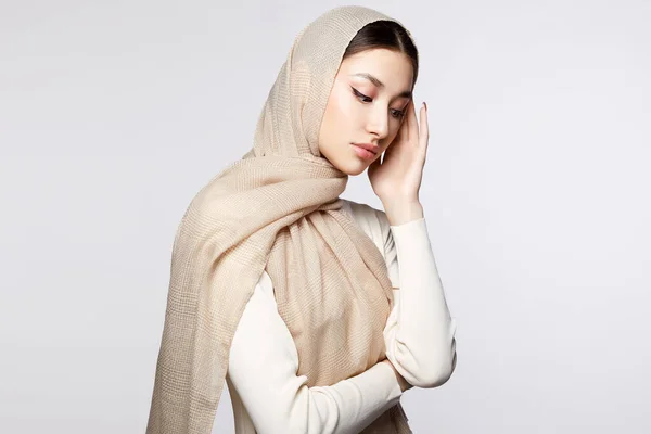 Schöne Junge Muslimische Frau Schönheit Mädchen Hijab Mode Orientalischen Stils — Stockfoto