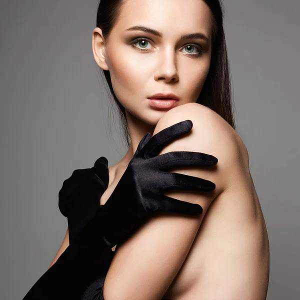 Brunett Söt Flicka Handskar Sensuell Sexig Vacker Ung Kvinna — Stockfoto