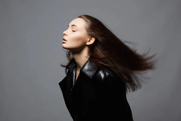 Beautiful Young Woman Healthy Hair Beautiful Girl Leather Trench Coat — Fotografia de Stock