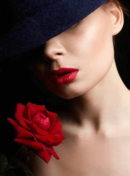 Beautiful Young Woman Hat Flower Lovely Girl Make Red Rose — Stock Photo, Image