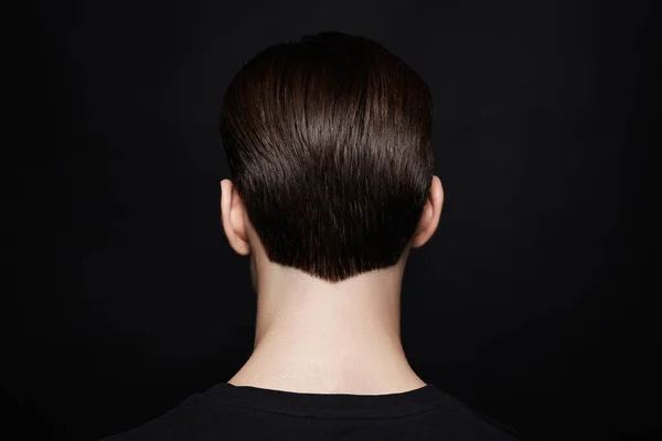 Mann Mit Stilvollem Haarschnitt Männlich Zurück Junge Mit Modischem Haarschnitt — Stockfoto