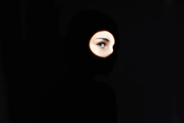 Silhouette Eines Schönen Mädchens Der Dunkelheit Junge Frau Mit Schatten — Stockfoto
