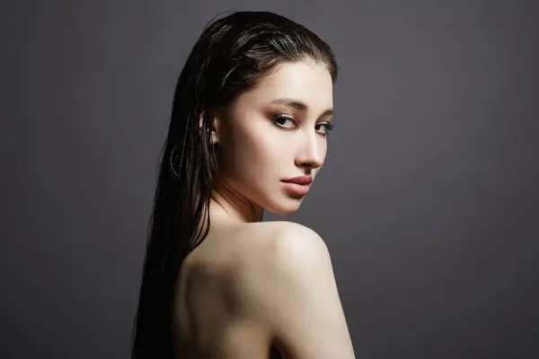 Menina Bonita Com Cabelo Molhado Asiático Estilo Jovem Mulher Beleza Imagem De Stock