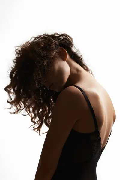 Sexy Back Woman Com Cabelo Encaracolado Menina Peluda Lingerie Sexual Fotos De Bancos De Imagens