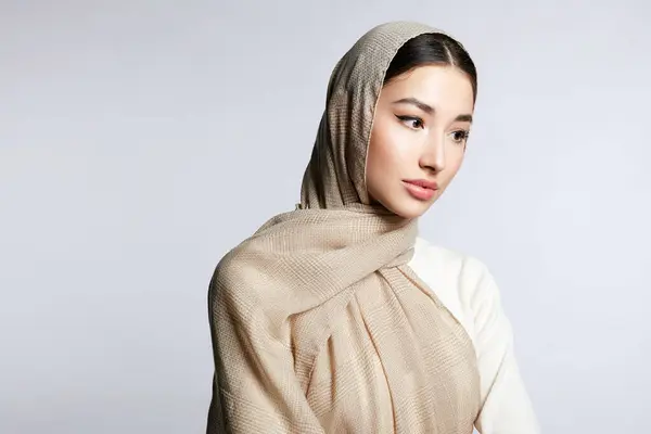 Bela Asiático Jovem Mulher Menina Beleza Hijab Moda Modelo Estilo Fotos De Bancos De Imagens Sem Royalties