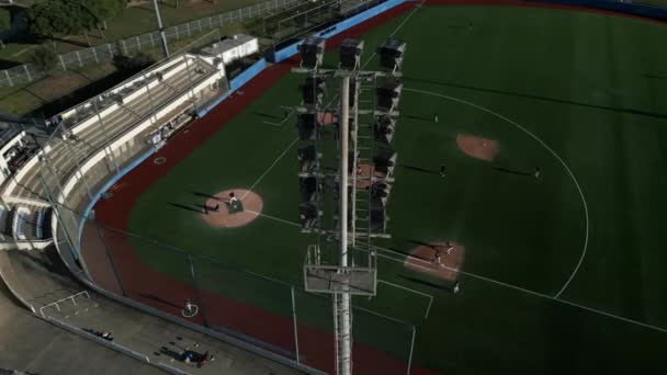 Повітряний Вид Бейсбольне Поле Людьми Які Грають Футбол Олімпійський Парк — стокове відео