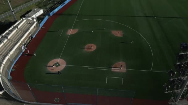 Вид Воздуха Бейсбольное Поле Людьми Играющими Футбол Олимпийский Парк Монжуик — стоковое видео