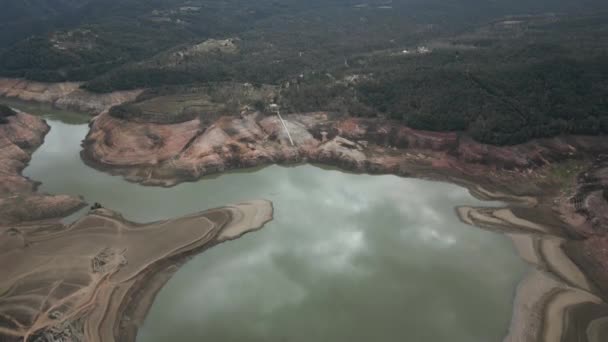 Αεροφωτογραφία Του Sau Ταμιευτήρα Μπλε Πράσινο Ποταμό Ter Ακτογραμμή Κοιτάζοντας — Αρχείο Βίντεο