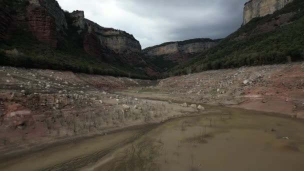 Sau Swamp Dike Catalonia Spain Intense Drought 2024 Worst Drought — Stock Video