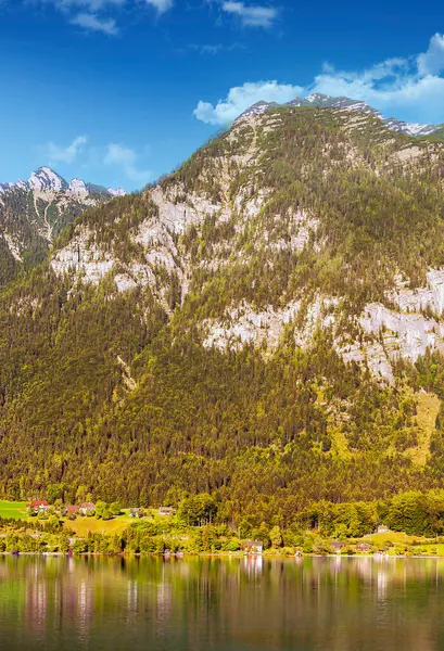 Lago Alpbach Nos Alpes Europeus Dia Ensolarado — Fotografia de Stock