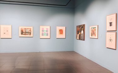 Malaga, İspanya-Ekim 2022. Malaga 'daki Picasso Müzesi. Kübizm sanatının detaylarını görebilirsiniz..
