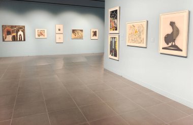 Malaga, İspanya-Ekim 2022. Malaga 'daki Picasso Müzesi. Kübizm sanatının detaylarını görebilirsiniz..