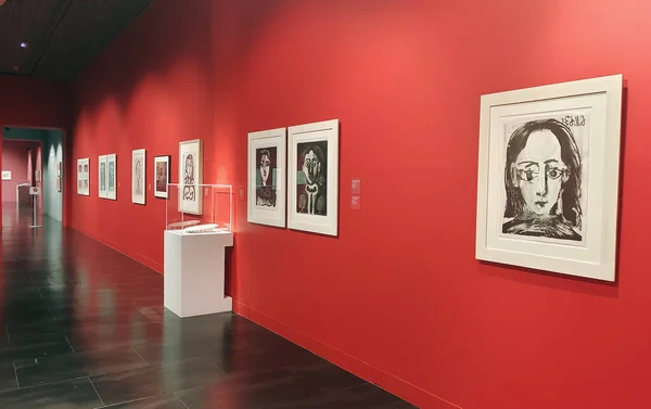 スペイン マラガ 2022年10月 マラガ県のピカソ美術館 キュビズム美術の詳細を見ることができます ストックフォト