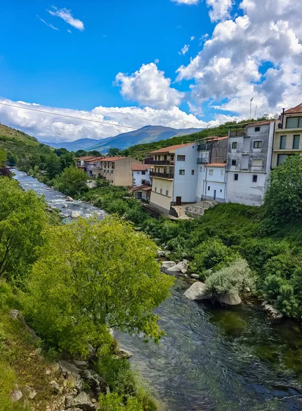 stock image Houses in the Jerte valley in the center of Spain in a cloudy day