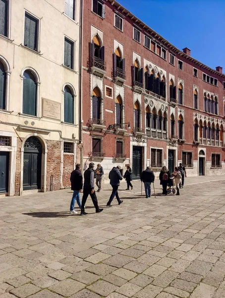 Veneza Itália Abril 2023 Passeio Turístico Rua Veneza Dia Ensolarado — Fotografia de Stock