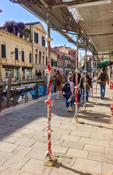 Venezia Italia April 2023 Venezia Kanaler Med Båter Som Seiler – stockfoto