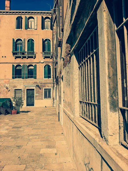 Talya Nın Kuzeyinde Venedik Caddesi Güneşli Bir Günde Şehrin Evlerini — Stok fotoğraf