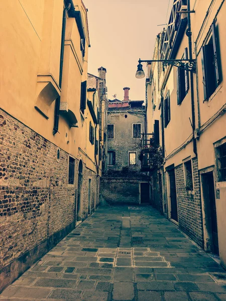 Talya Nın Kuzeyinde Venedik Caddesi Güneşli Bir Günde Şehrin Evlerini — Stok fotoğraf