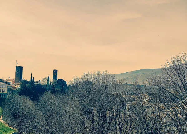 イタリア北部のバッサーノ グラッパの山の村 — ストック写真