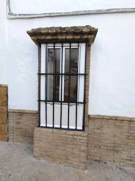 Finestre Con Barre Nere Muro Andalusia — Foto Stock