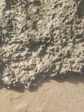 Kum dokusu bir arkaplan oluşturuyor