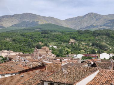 İspanya 'nın merkezinde Hervas adında bir köy bulutlu bir günde
