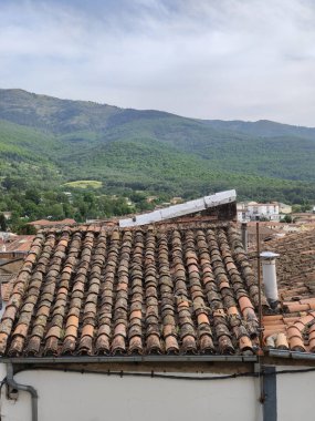 İspanya 'nın merkezinde Hervas adında bir köy bulutlu bir günde