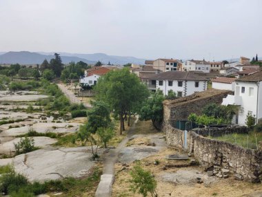 Bulutlu bir günde İspanya 'nın merkezindeki Avila şehrinde