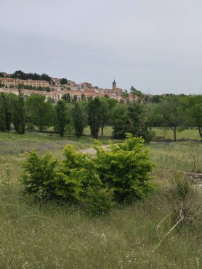 Bulutlu bir günde İspanya 'nın merkezindeki Avila şehrinde