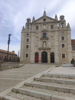 Bulutlu bir günde İspanya 'nın merkezindeki Avila şehrinde
