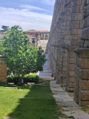 İspanya 'nın orta kesimindeki Segovia' da sokak ve evler