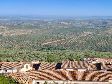 Güneşli bir günde İspanya 'nın güneyindeki Cazorla köyü