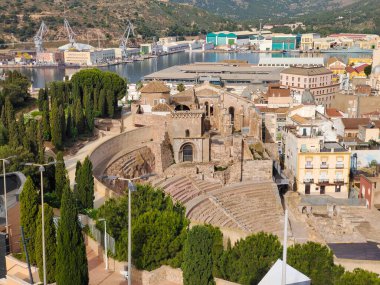 Kartagena, İspanya 'nın güneyinde güneşli bir günde. Burası kıyı kenti..