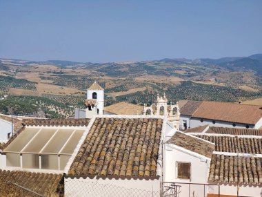 İspanya 'nın güneyinde bir köy Güneşli bir günde dağlarda