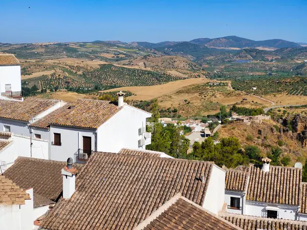 İspanya 'nın güneyinde bir köy Güneşli bir günde dağlarda