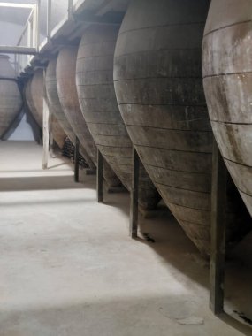 İspanya 'nın merkezinde Valdepenas' daki şarap fabrikası