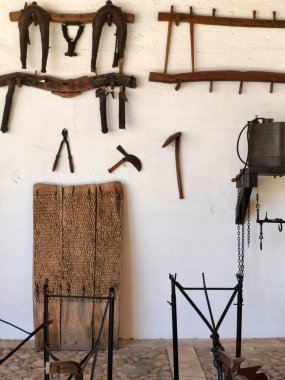 İspanya 'nın merkezinde Valdepenas' daki şarap fabrikası